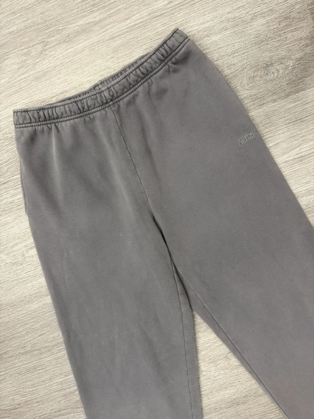 Cozy Sweatfleece Mega Jogger Size Medium - Picture 2 of 4